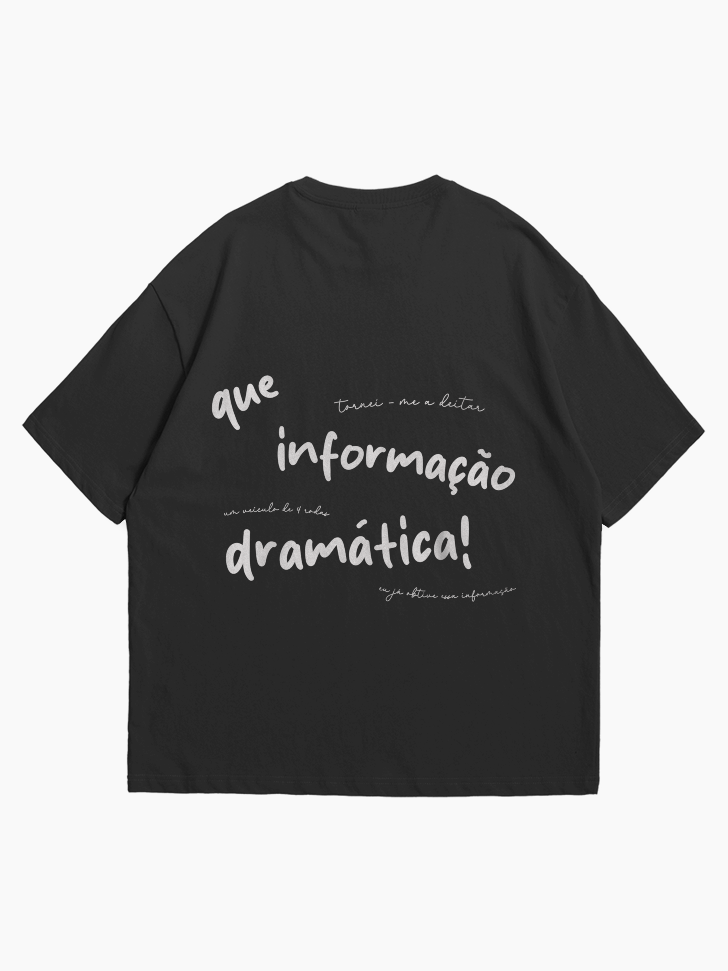 T-shirt Oversized Preta: Informação Dramática