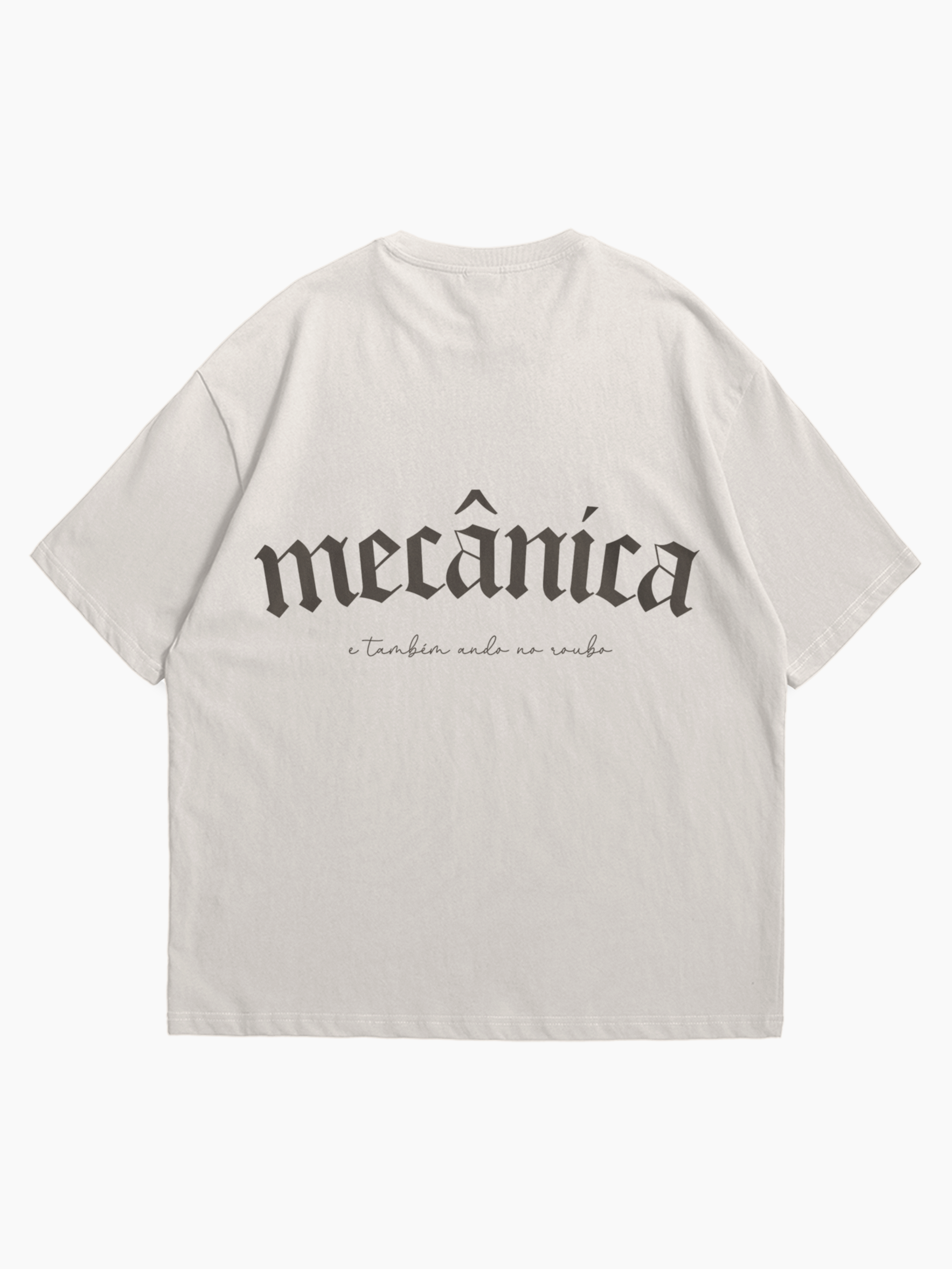 T-shirt Oversized Bege: Mecânica & Roubo